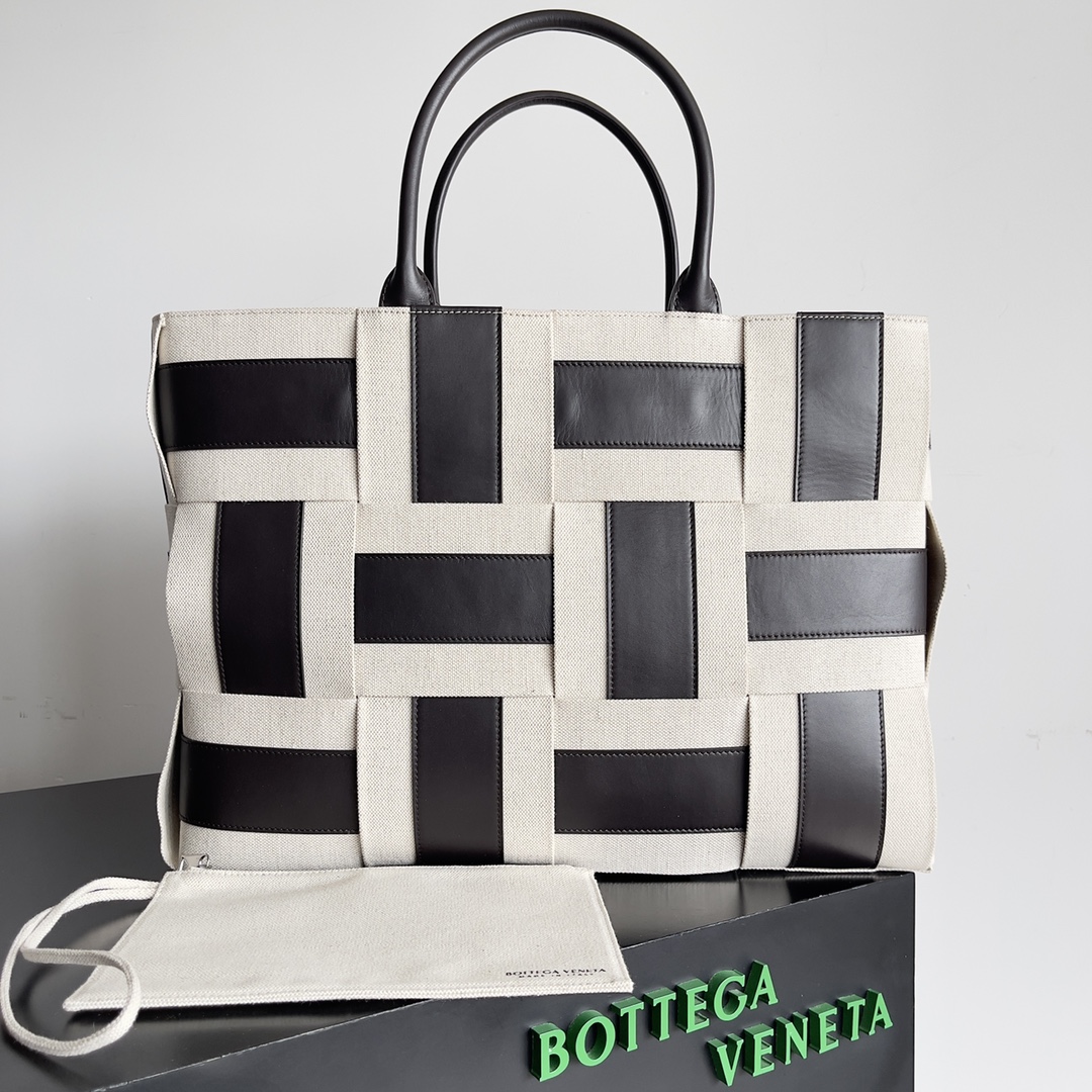 Bottega Veneta Shopping Bags